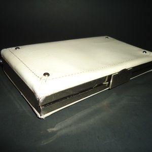 NORDSTROOM GENUINE LEATHER Women's White Wallet Size-8x4.5x1 in